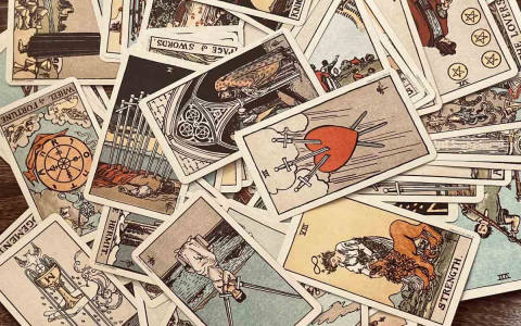 Understanding The Magician and The High Priestess: A simple guide to their combined power.